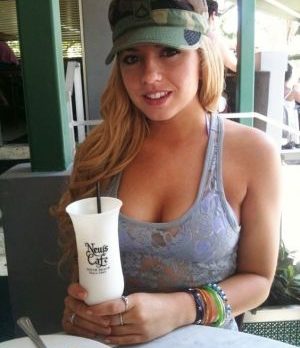 Belle, 35 years old, Levittown, USA